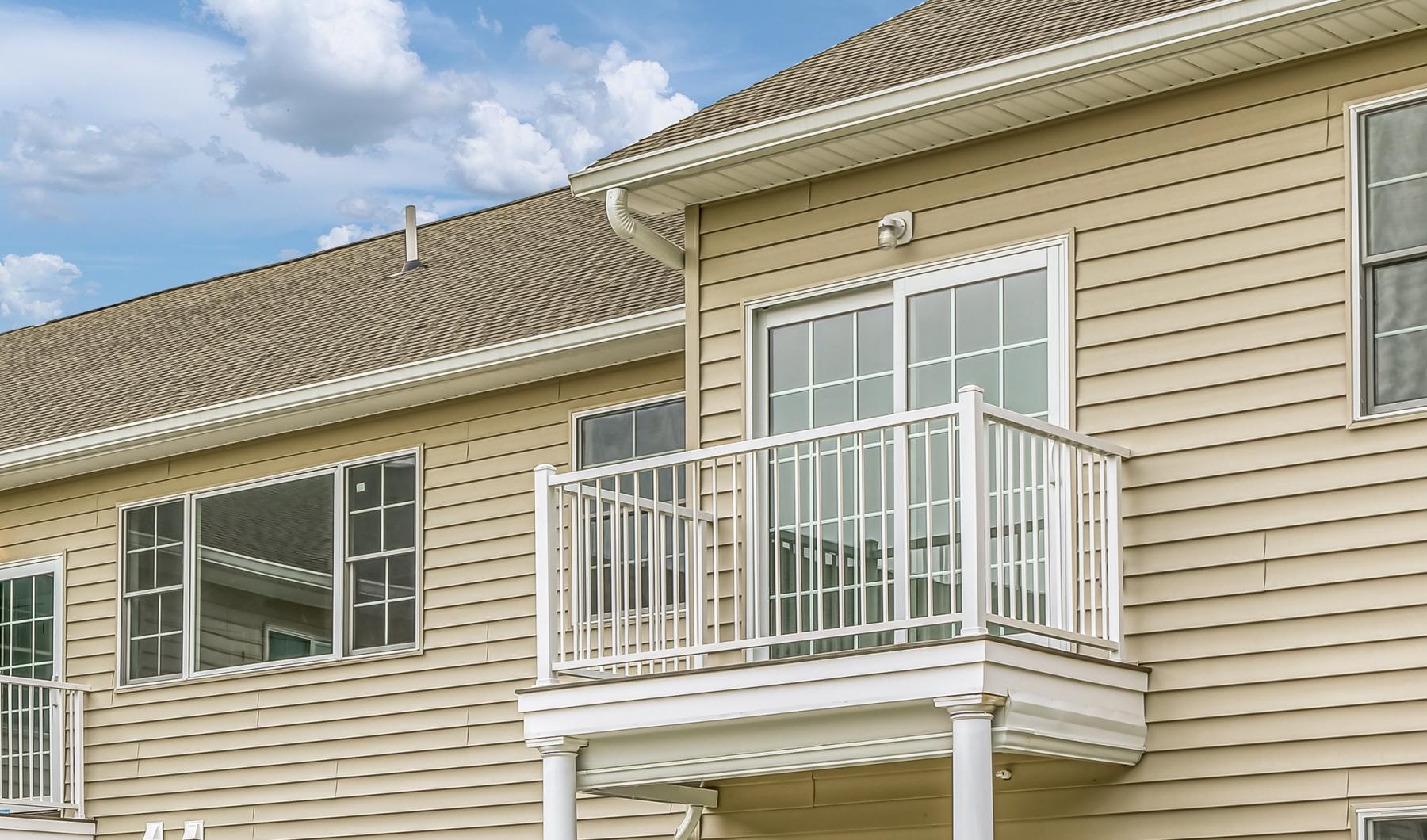 Settle into comfort at The Clove at Spring Street a house with a balcony